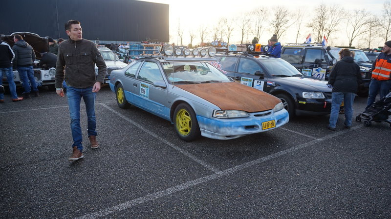 Illustration for article titled Carbagerun: 8 countries in 5 days, snow, 281 €500 old bangers (1/5)